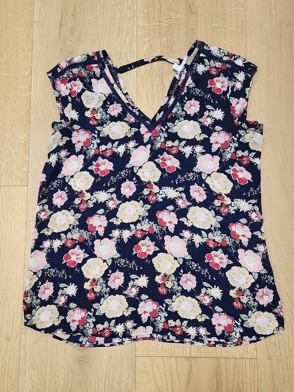 DR2 Navy Floral V-Neck Sleeveless Camisole with Pink & Cream Blooms